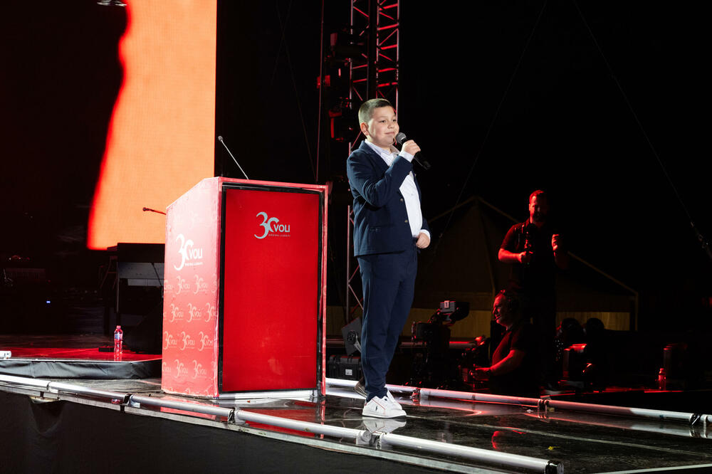 <p>Kompanija Voli je obilježila je trideset godina postojanja investicijom od dva miliona eura u svoje zaposlene: milion eura za jubilarne nagrade i još milion za privatno zdravstveno osiguranje.</p>