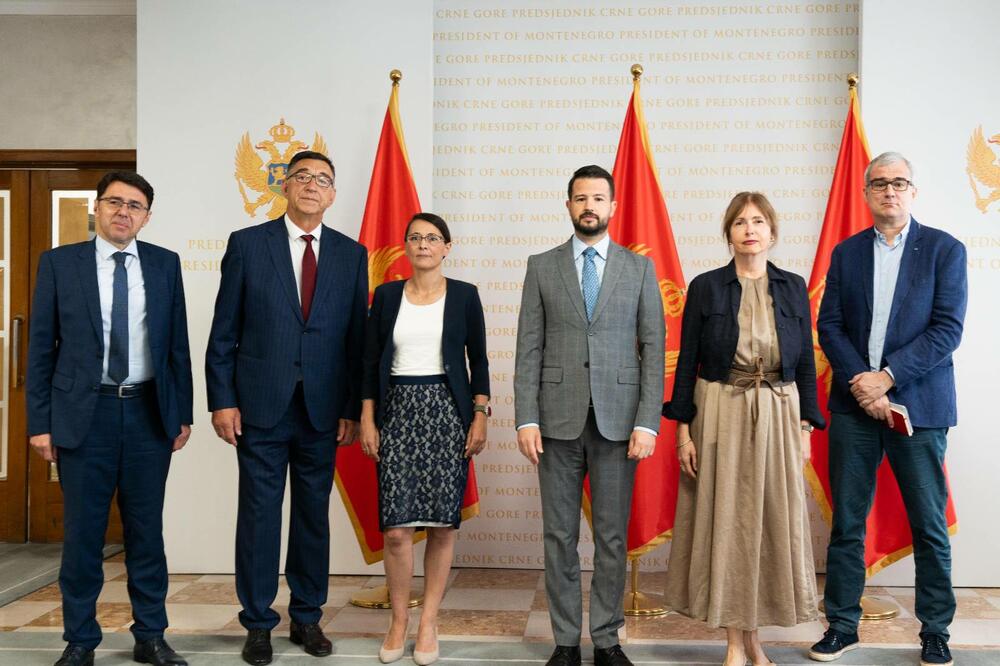 Milatović sa predstavnicima NVO i ekspertima, Foto: Kabinet predsjednika Crne Gore