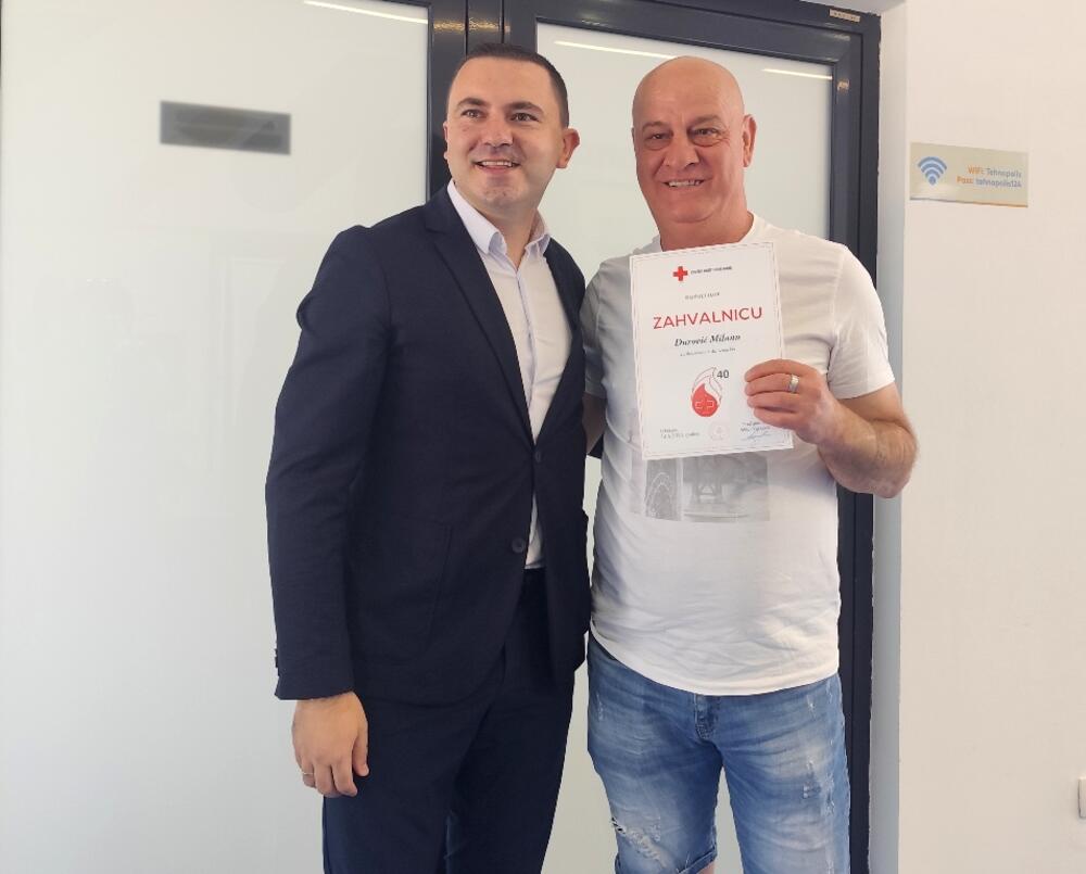 <p>" Nikšić je jedini grad koji prelazi četiri odsto dobrovoljnih davalaca u odnosu na broj stanovnika, što je evropski procenat", kazao je Ratko Čvorović, predsjednik Opštinskog odbora za dobrovoljno davalaštvo</p>