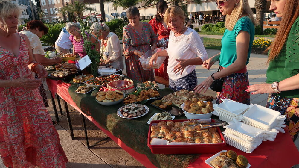 <p>U Tivtu održana tradicionalna manifestacija „P(i)jat od žućenice“</p>