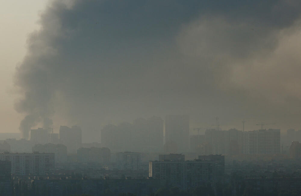 <p>U napadu su oštećene stambene zgrade, obrazovne ustanove i kritični objekti infrastrukture</p>