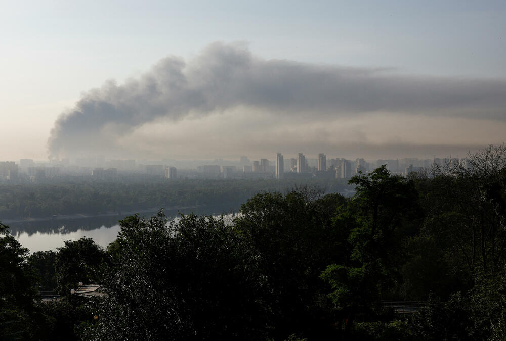 <p>U napadu su oštećene stambene zgrade, obrazovne ustanove i kritični objekti infrastrukture</p>