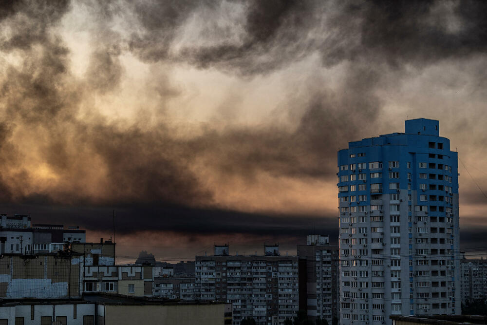 <p>U napadu su oštećene stambene zgrade, obrazovne ustanove i kritični objekti infrastrukture</p>