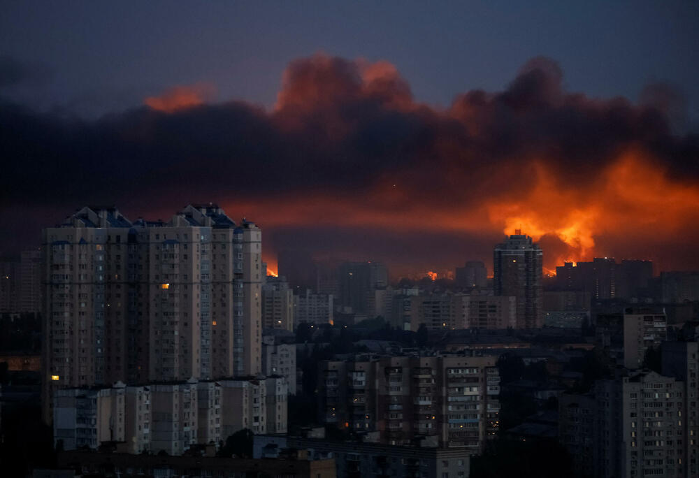 <p>U napadu su oštećene stambene zgrade, obrazovne ustanove i kritični objekti infrastrukture</p>