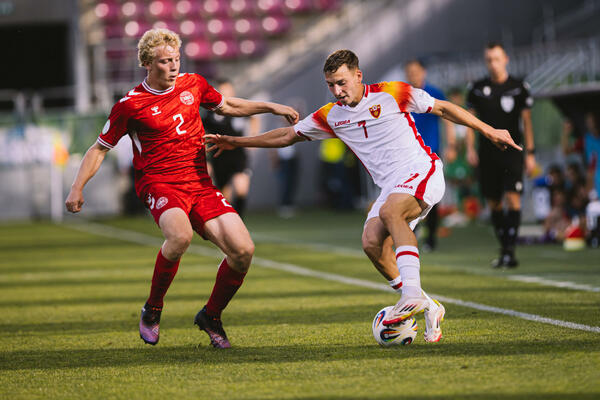 Perović bi već u januaru mogao da napusti Almeriju, žele ga...