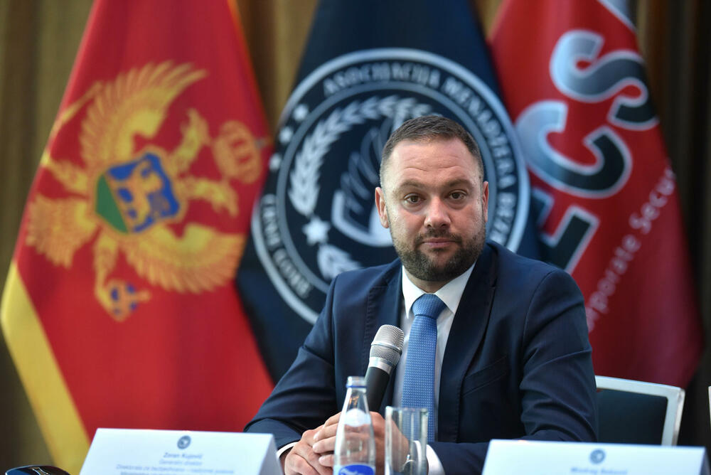 <p><em>U organizaciji Asocijacije menadžera bezbjednosti Crne Gore, a uz podršku Ministarstva unutrašnjih poslova Crne Gore, Ministarstva rada, zapošljavanja i socijalnog staranja Crne Gore i Privredne komore Crne Gore, 17. juna 2025. godine u Budvi su održane III Stručne konsultacije iz oblasti bezbjednosti. Događaj je okupio stručnjake iz javnog i privatnog sektora, predstavnike nadležnih institucija, bezbjednosnih struktura i privrednih subjekata, sa ciljem jačanja međusektorske saradnje i unapređenja profesionalnih standarda.</em></p>