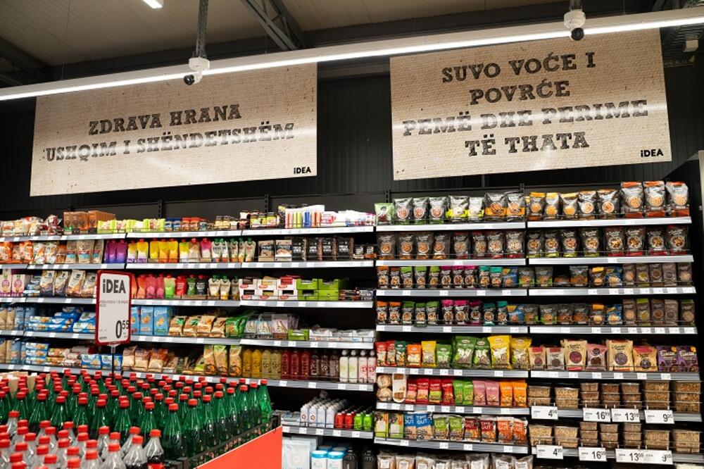 <p>Nakon sveobuhvatne obnove IDEA prodavnica koja se nalazi na glavnoj saobraćajnici prema Maloj plaži u Ulcinju otvorila je svoja vrata mještanima i brojnim turistima koji tokom sezone borave u ovom dijelu Crne Gore.</p>