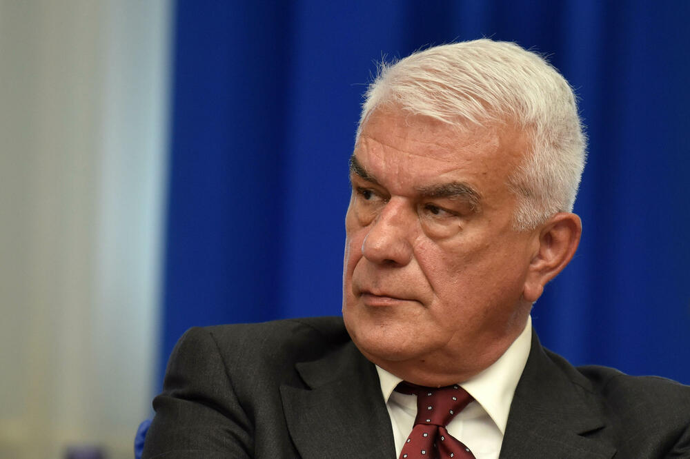 Nadležna Uprava za imovinu, a ne Vlada: Miroslav Ivanišević, Foto: BORIS PEJOVIC