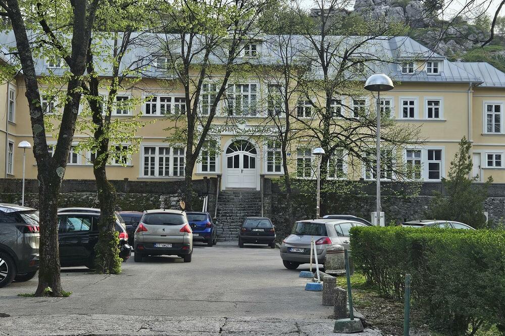 Rad na Odjeljenju opšte  hirurgije otežan duže od godinu: OB "Danilo I", Foto: Damira Kalač