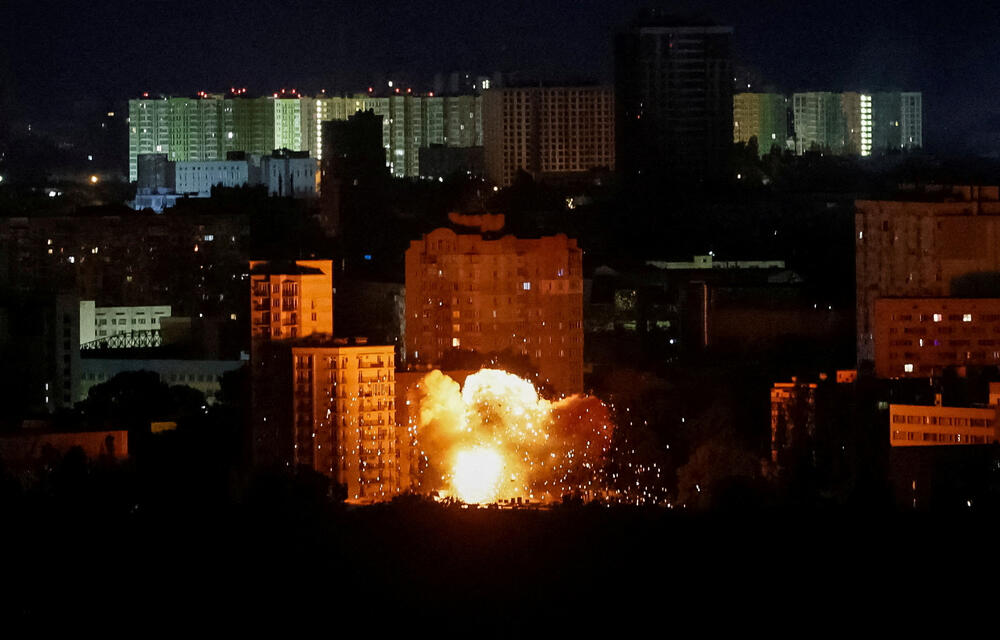 <p>"Ruski stil je nepromijenjen - udaraju tamo gdje može biti ljudi. Stambene zgrade, izlazi iz skloništa - to je ruski stil", rekao je Timur Tkačenko, šef kijevske vojne administracije, u aplikaciji za razmjenu poruka Telegram</p>