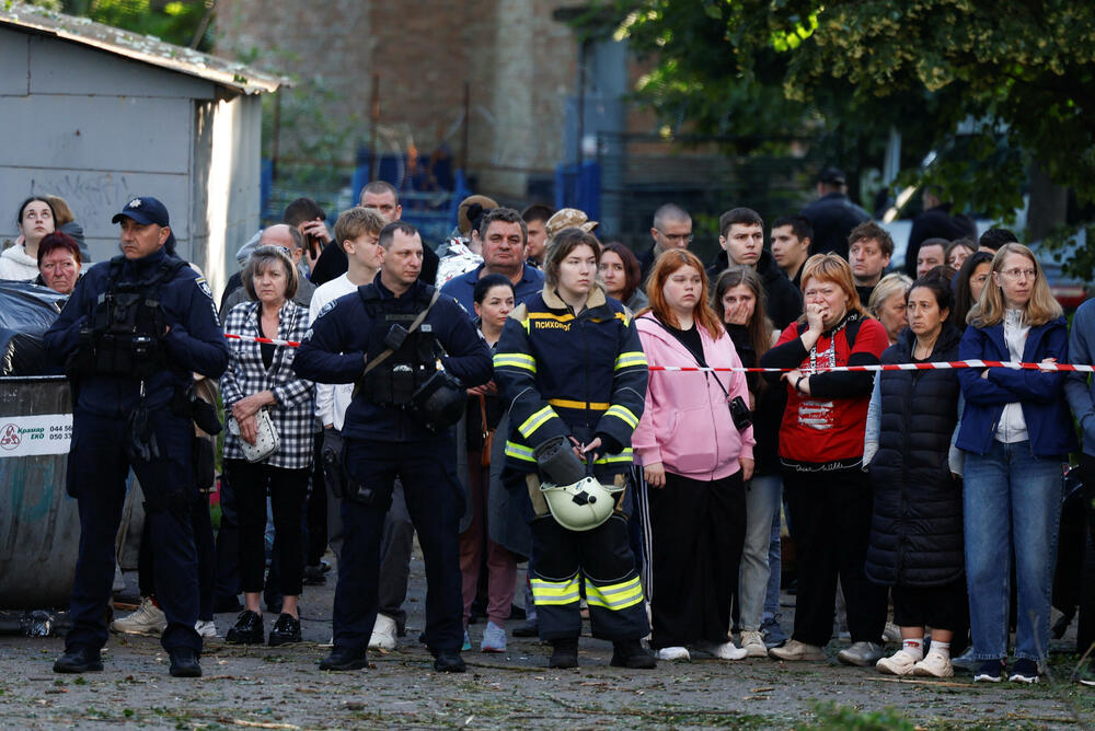 <p>"Ruski stil je nepromijenjen - udaraju tamo gdje može biti ljudi. Stambene zgrade, izlazi iz skloništa - to je ruski stil", rekao je Timur Tkačenko, šef kijevske vojne administracije, u aplikaciji za razmjenu poruka Telegram</p>