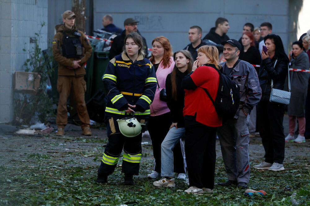 <p>"Ruski stil je nepromijenjen - udaraju tamo gdje može biti ljudi. Stambene zgrade, izlazi iz skloništa - to je ruski stil", rekao je Timur Tkačenko, šef kijevske vojne administracije, u aplikaciji za razmjenu poruka Telegram</p>