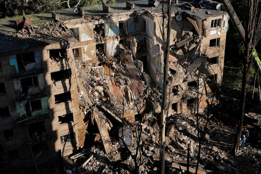 <p>"Ruski stil je nepromijenjen - udaraju tamo gdje može biti ljudi. Stambene zgrade, izlazi iz skloništa - to je ruski stil", rekao je Timur Tkačenko, šef kijevske vojne administracije, u aplikaciji za razmjenu poruka Telegram</p>