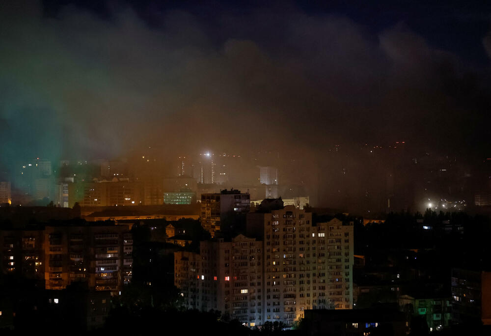 <p>"Ruski stil je nepromijenjen - udaraju tamo gdje može biti ljudi. Stambene zgrade, izlazi iz skloništa - to je ruski stil", rekao je Timur Tkačenko, šef kijevske vojne administracije, u aplikaciji za razmjenu poruka Telegram</p>