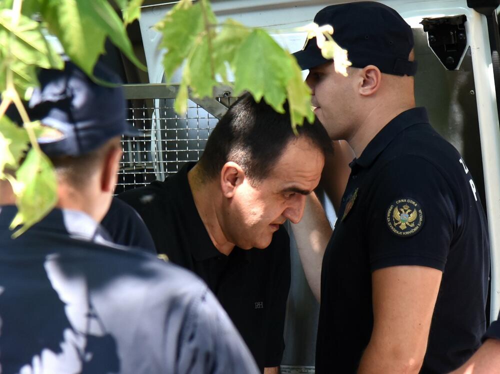 <p>Odbrana je tražila i da se suđenje odloži radi pripreme i upoznavanja sa spisima predmeta odbrane optuženog Aleksandra Kekovića</p>