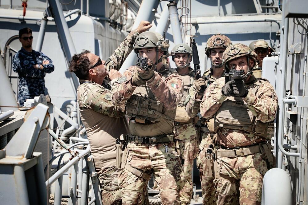 <p>Plovila i vazduhoplovi oružanih snaga zemalja učesnica narednih dana imaće niz aktivnosti na moru, usmjerenih ka jačanju interoperabilnosti i zajedničkom odgovoru na bezbjednosne izazove u Jadransko-jonskom regionu</p>