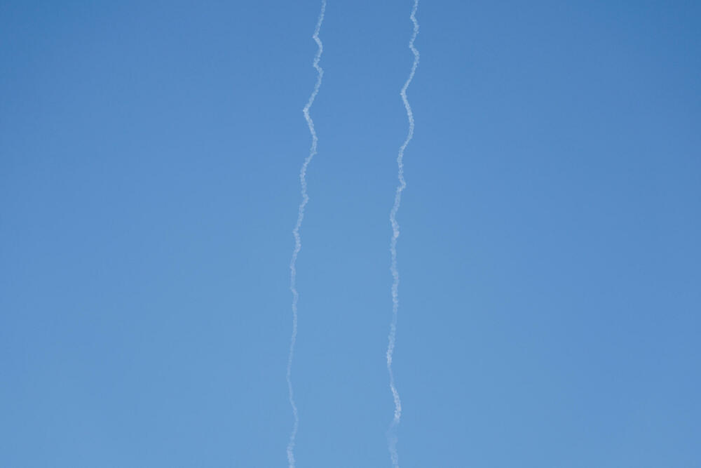 <p>Iranska državna medijska kuća SNN izvijestila je da je Iran ispalio "posljednju rundu raketa" prema Izraelu prije nego što je stupio na snagu prekid vatre, prenosi BBC</p>