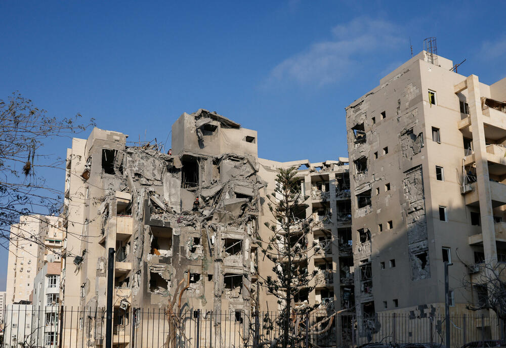 <p>Iranska državna medijska kuća SNN izvijestila je da je Iran ispalio "posljednju rundu raketa" prema Izraelu prije nego što je stupio na snagu prekid vatre, prenosi BBC</p>