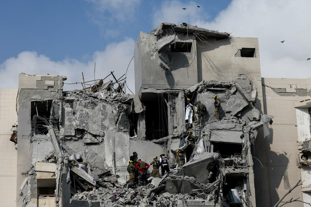 <p>Iranska državna medijska kuća SNN izvijestila je da je Iran ispalio "posljednju rundu raketa" prema Izraelu prije nego što je stupio na snagu prekid vatre, prenosi BBC</p>