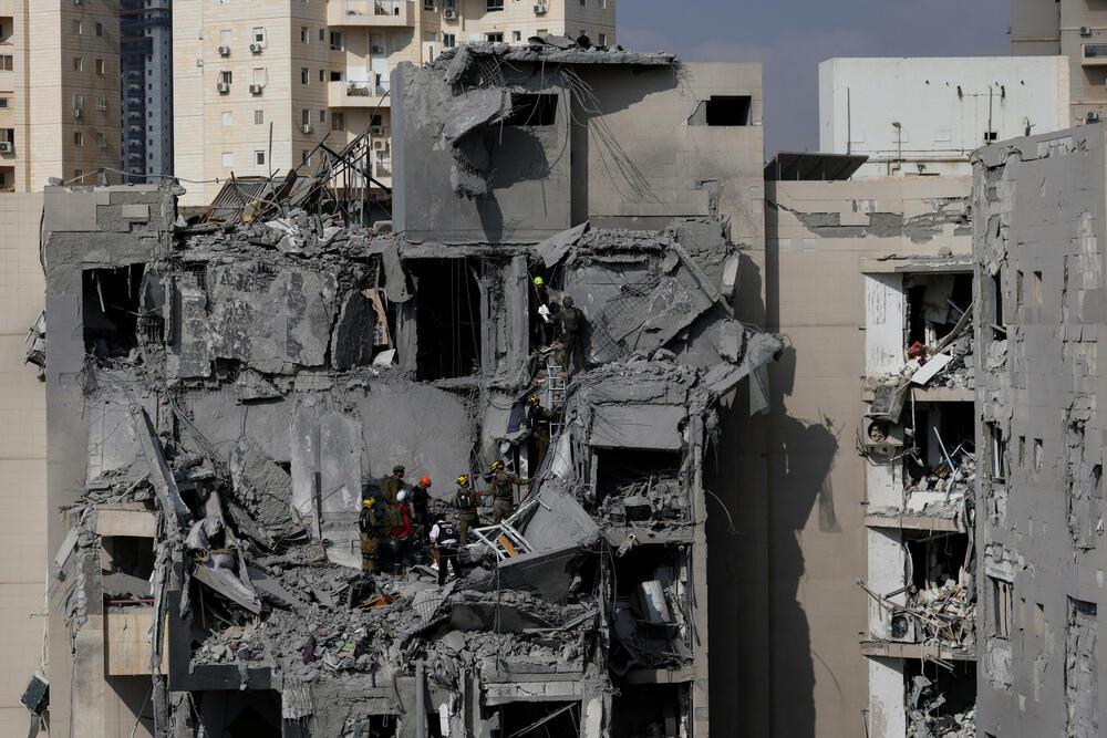 <p>Iranska državna medijska kuća SNN izvijestila je da je Iran ispalio "posljednju rundu raketa" prema Izraelu prije nego što je stupio na snagu prekid vatre, prenosi BBC</p>