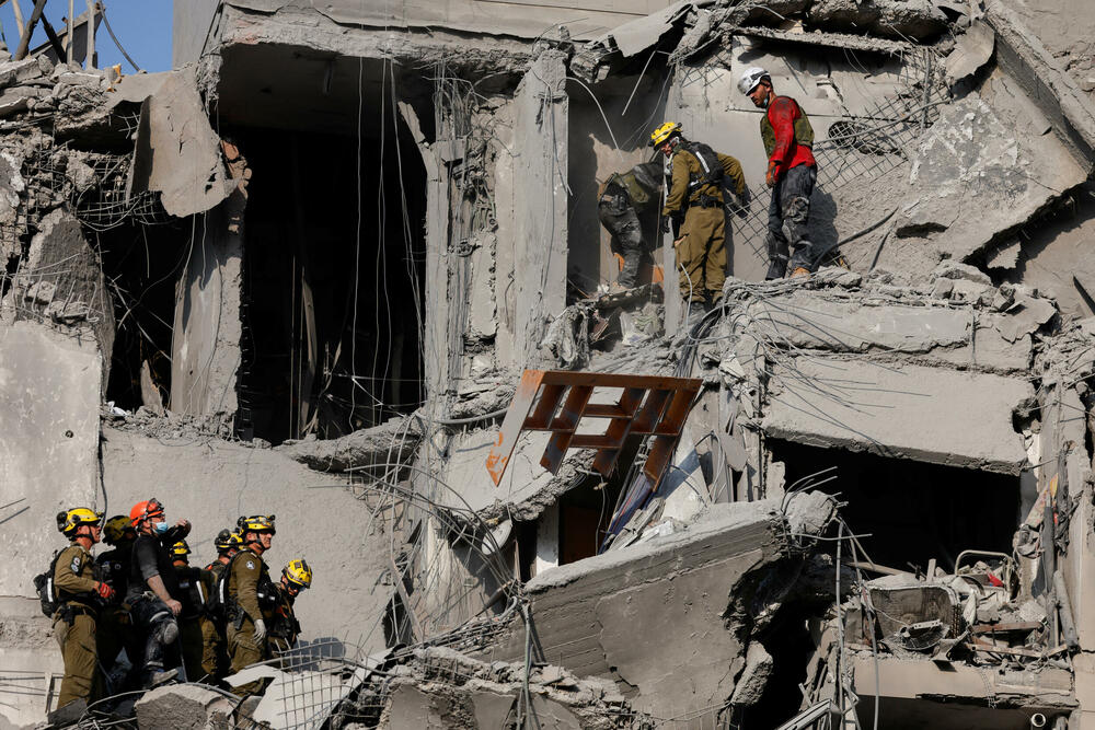 <p>Iranska državna medijska kuća SNN izvijestila je da je Iran ispalio "posljednju rundu raketa" prema Izraelu prije nego što je stupio na snagu prekid vatre, prenosi BBC</p>