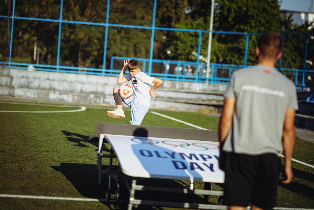 <p>"Olimpijski duh nije rezervisan samo za najveće arene i medalje. On živi ovdje među nama na terenima, igralištima i u školskim salama širom Crne Gore", poručio je predsjednik Crnogorskog olimpijskog komiteta, Dušan Simonović.</p>