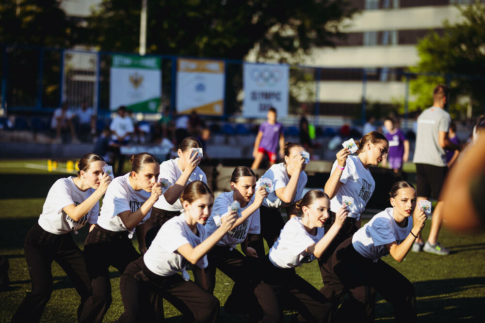 <p>"Olimpijski duh nije rezervisan samo za najveće arene i medalje. On živi ovdje među nama na terenima, igralištima i u školskim salama širom Crne Gore", poručio je predsjednik Crnogorskog olimpijskog komiteta, Dušan Simonović.</p>