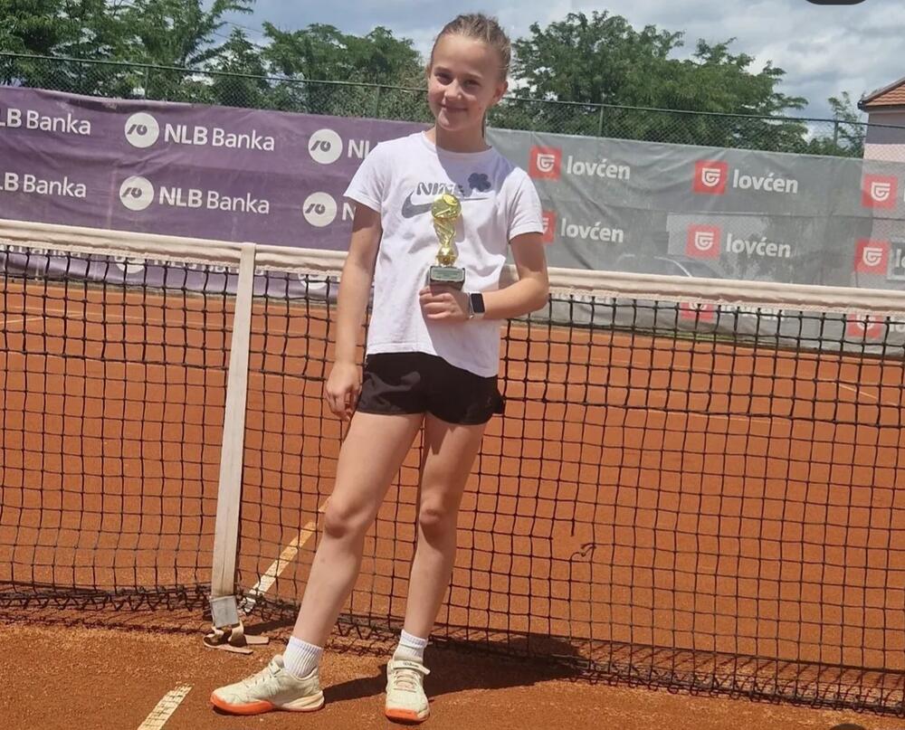 <p>"Osvajanje ovog turnira je od velikog značaja za Radoman i pokazuje da u Crnoj Gori itekako ima talentovanih mladih tenisera i teniserki koji mogu da se izbore i protiv teniskih velesila", poručili su iz Teniskog saveza Crne Gore<br /> </p>