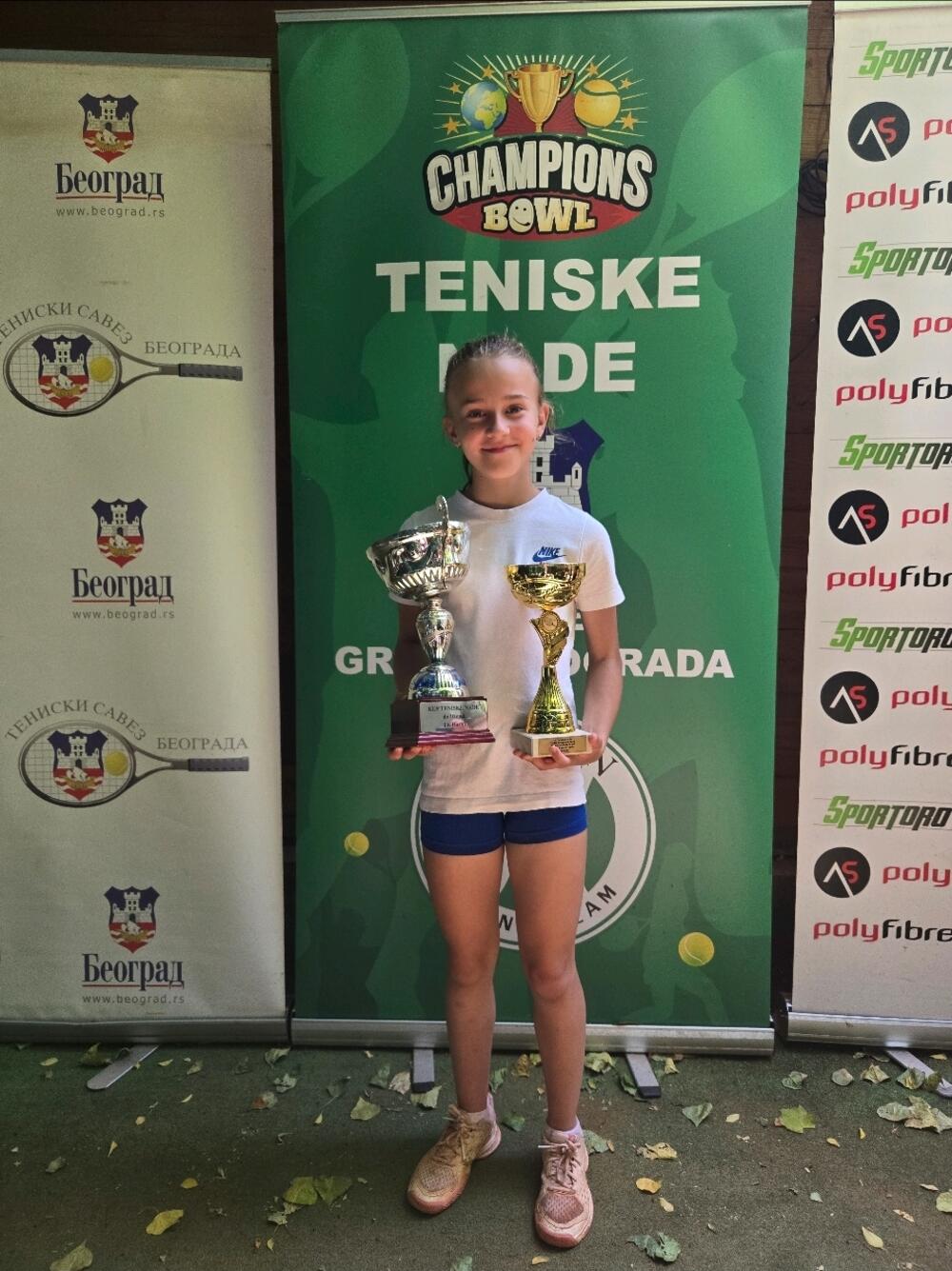 <p>"Osvajanje ovog turnira je od velikog značaja za Radoman i pokazuje da u Crnoj Gori itekako ima talentovanih mladih tenisera i teniserki koji mogu da se izbore i protiv teniskih velesila", poručili su iz Teniskog saveza Crne Gore<br /> </p>