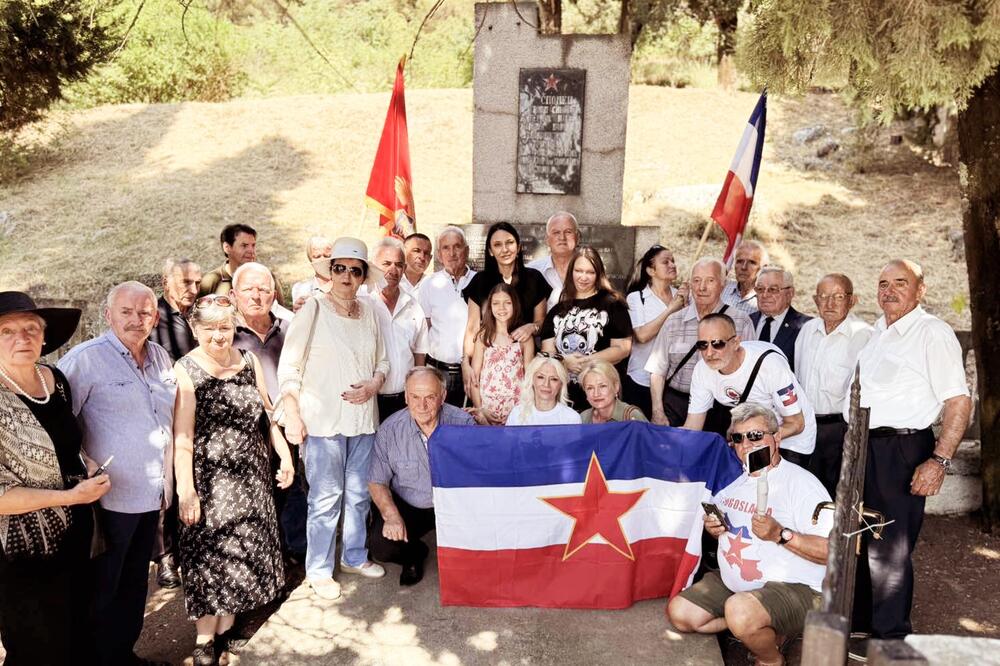 Sa polaganja vije, Foto: OBNOR