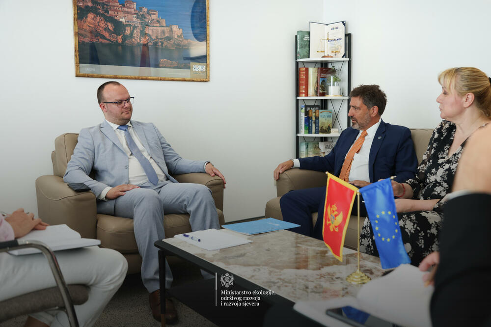 Sa sastanka, Foto: MERS