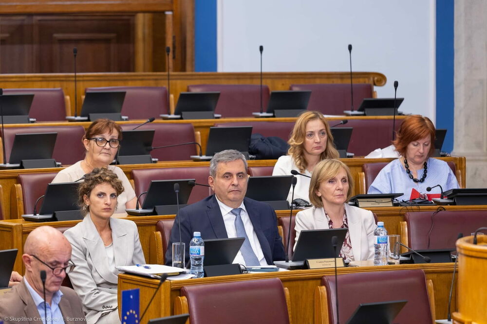 Radunović sa saradnicama