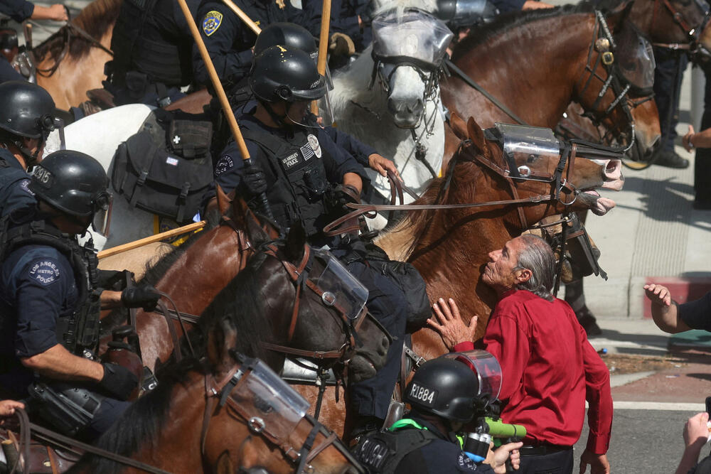 Sa protesta 'Bez kraljeva' protiv Trampove politike u Los Anđelesu