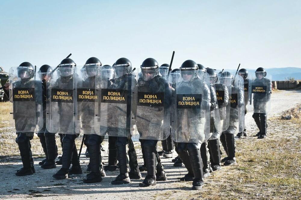 <p>„Vježba je okupila oko 700 pripadnika oružanih snaga iz Crne Gore, Azerbejdžana, Bosne i Hercegovine, Grčke, Italije, Mađarske, Rumunije, Sjeverne Makedonije, SAD-a, Ujedinjenog Kraljevstva i države domaćina“, kaže se u saopštenju</p>