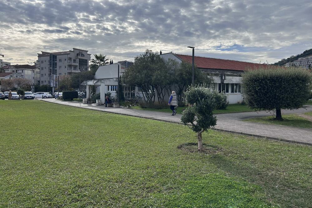 Zgrada Komunalnog preduzeća u Budvi, Foto: Vuk Lajović