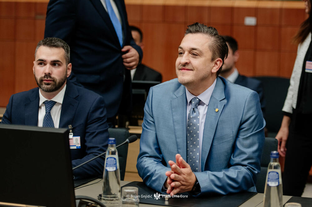 <p>Premijer je naveo da je veliki optimizam među državama članicama postojao danas, da su poruke bile vrlo ohrabrujuće, "da su poruke govorile u pravcu da računaju na Crnu Goru i da ohrabruju Crnu Goru da se sljedeću godinu i po dana maksimalno fokusira na evropske reforme i da rezultat neće izostati"</p>