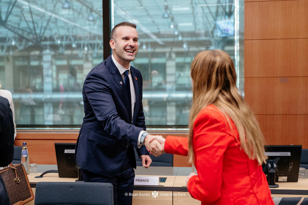 <p>Premijer je naveo da je veliki optimizam među državama članicama postojao danas, da su poruke bile vrlo ohrabrujuće, "da su poruke govorile u pravcu da računaju na Crnu Goru i da ohrabruju Crnu Goru da se sljedeću godinu i po dana maksimalno fokusira na evropske reforme i da rezultat neće izostati"</p>
