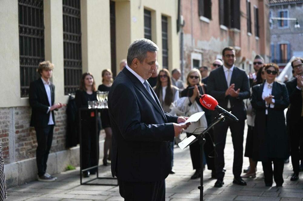 Slaven Radunović otvara Crnogorsku postavku na 19. Međunarodnoj izložbi arhitekture - Bijenale u Veneciji, 2025., Foto: Ministarstvo prostornog planiranja, urbanizma i državne imovine