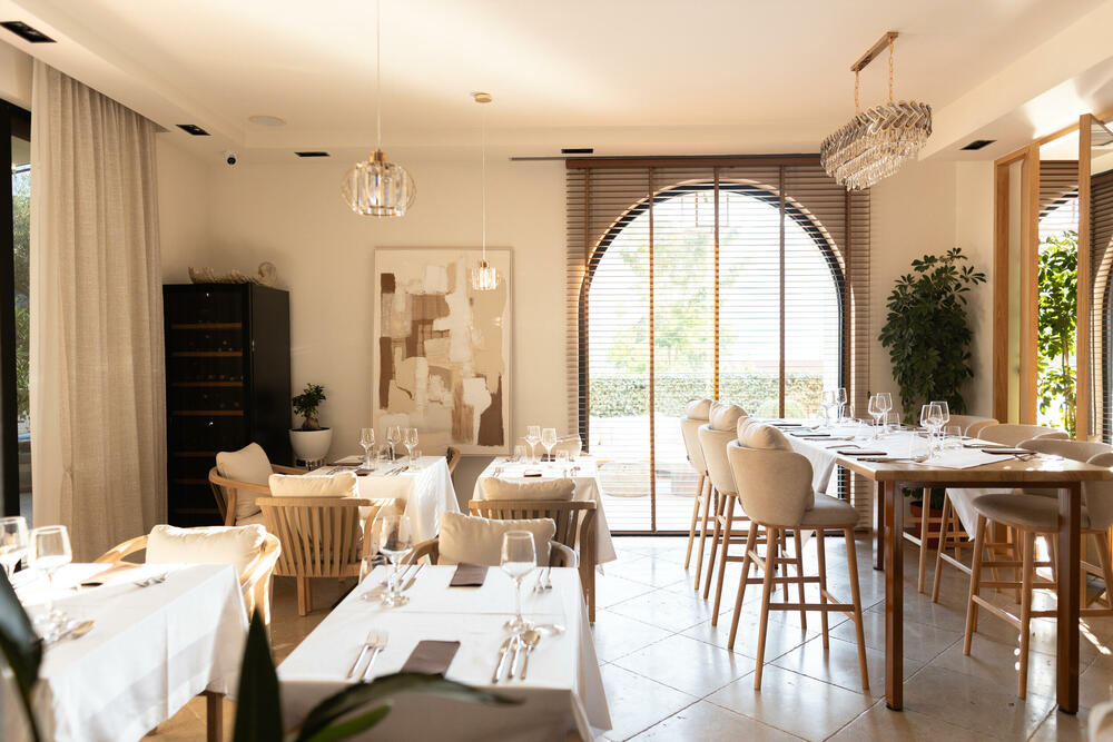 <p><em>Adiya Signature Hotel pruža doživljaj i iskustvo koje ne liči ni na jedno drugo.</em></p>