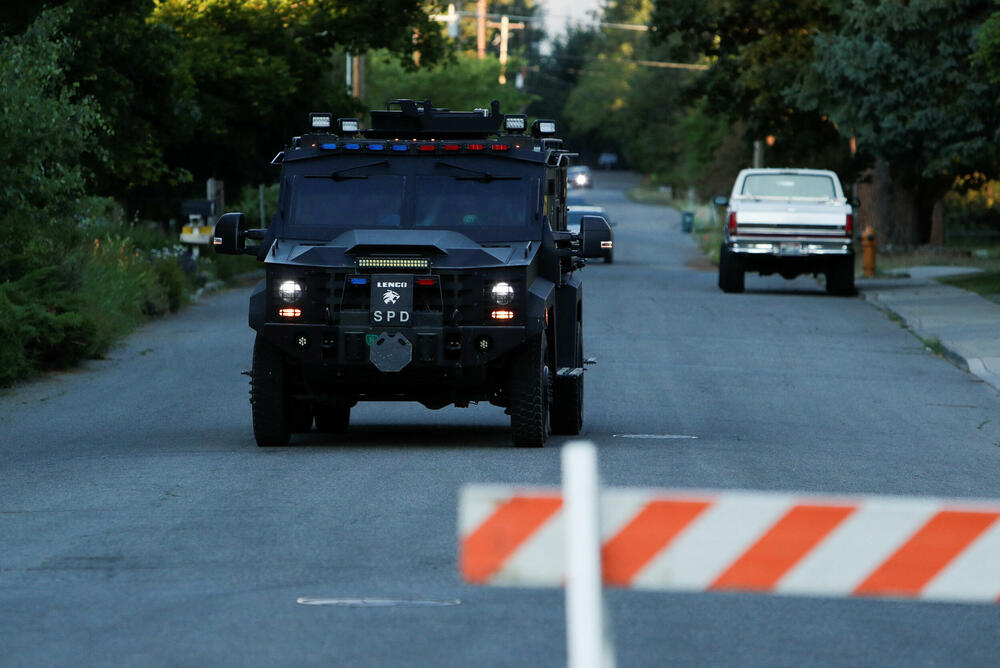 <p>"Vjerujemo da je osumnjičeni podmetnuo požar i vjerujemo da je to bila zasjeda i da je bila namjerna", rekao je sinoć šerif okruga Kutenai Bob Noris i dodao da "ti vatrogasci nisu imali šansu"</p>