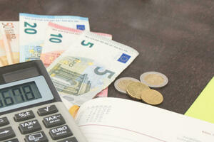 U maju pad prihoda od doprinosa, PDV-a i akciza