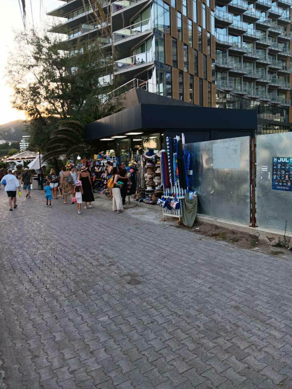 Trafika za koju u Opštini Budva tvrde da pripada Đorđu Vujoviću