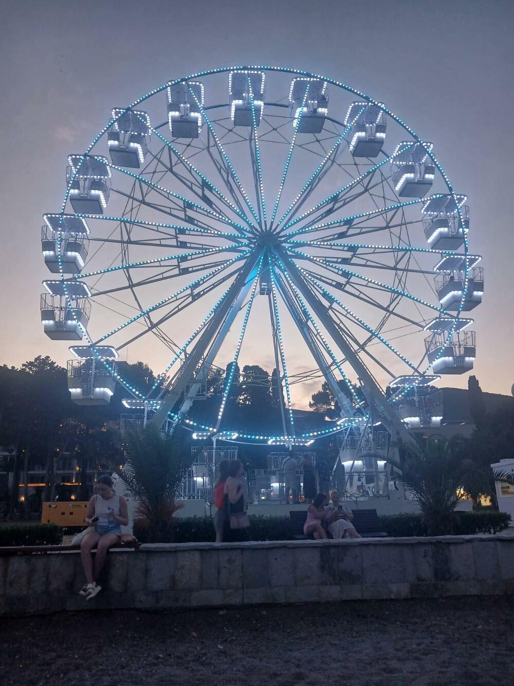 Zabavni točak od kojeg, kako tvrde u Opštini Budva, Mladen Mikijelj ima udio
