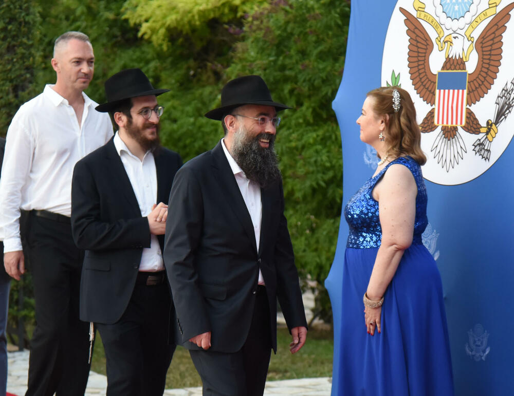 <p>"U vremenima kada se suočavamo sa ozbiljnim prijetnjama 'koje kušaju ljudske duše', kako ih je Tomas Pejn opisao u osvit američke revolucije, savezništvo sa Sjedinjenim Američkim Državama za nas ima stratešku i posebnu vrijednost”, rekao je Milatović.</p>