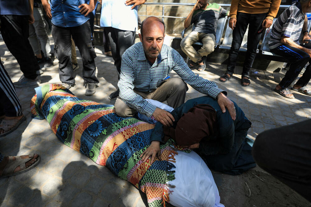 Palestinci oplakuju doktora Marvana el Sultana, Foto: REUTERS