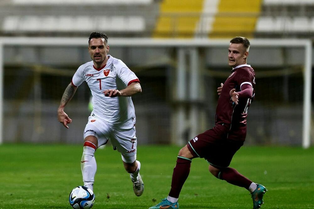 Ništa još nije gotovo u kvalifikacijama: Vešović u dresu reprezentacije, Foto: FSCG