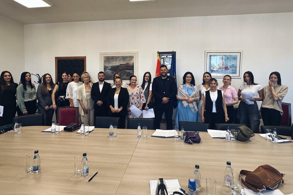 Kovačević sa preduzetnicama, Foto: Opština Nikšić