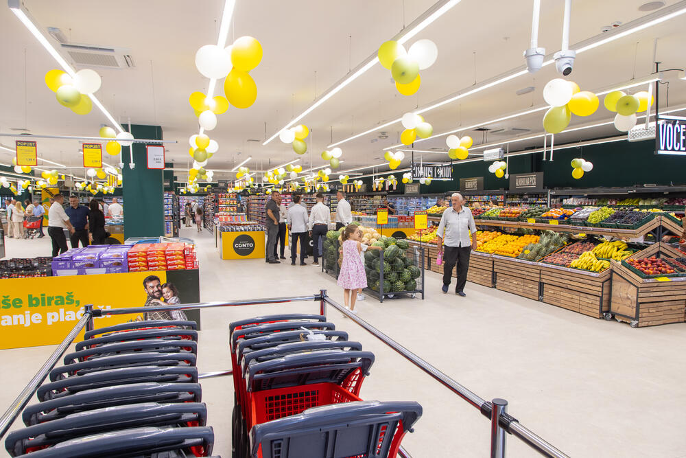 <p>Od danas je Bijelo Polje bogatije za još jedno mjesto pametne kupovine – <strong>Diskont Conto</strong> je zvanično otvorio svoja vrata u sklopu <strong>Bravera City Parka</strong>, prvog retail parka na sjeveru Crne Gore!</p>