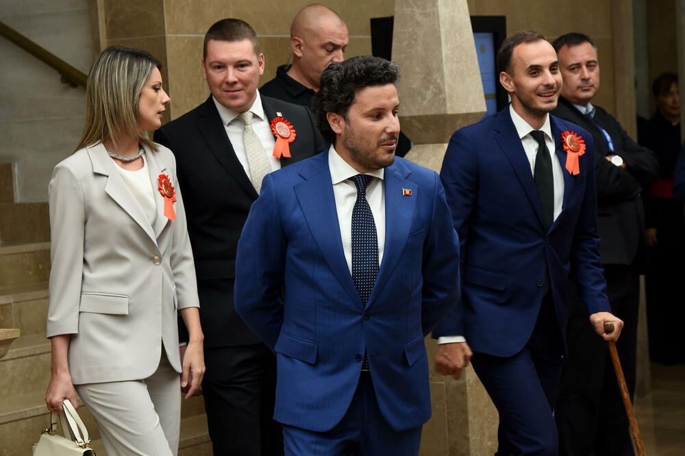 Do kraja naredne godine svi će dobiti zamjenu: Aktuelni poslanici GP URA, Foto: Luka Zekovic