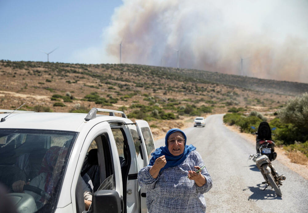 Desetine hiljada ljudi su evakuisane u Izmiru u Turskoj